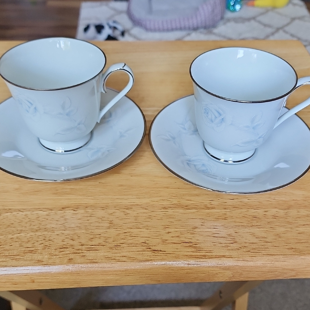 Noritake Blue and White Tea Cup Set